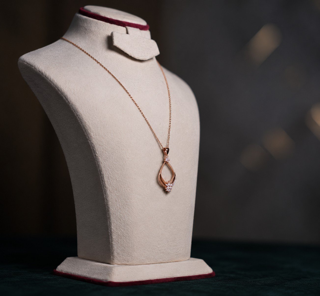 Elegant Rose Gold Pendant Necklace